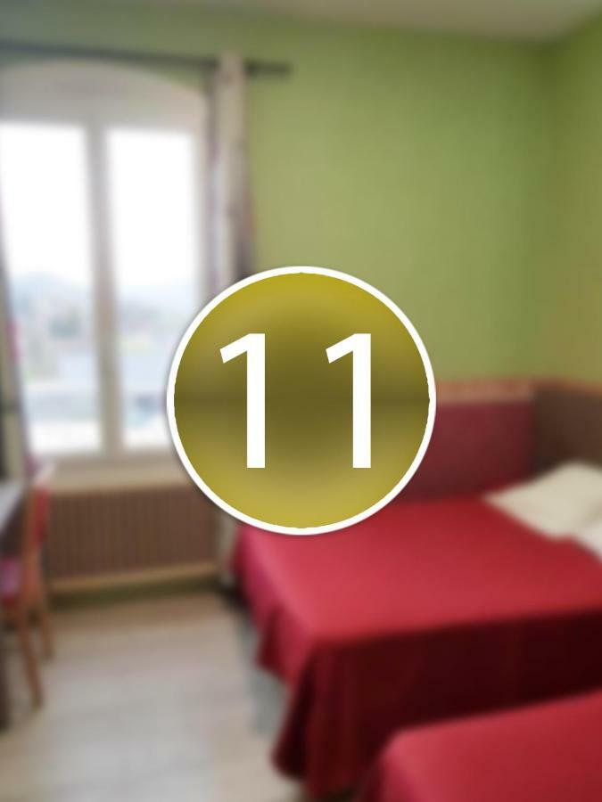 Hotel Des Voyageurs Chez Betty Neussargues en Pinatelle Habitación foto