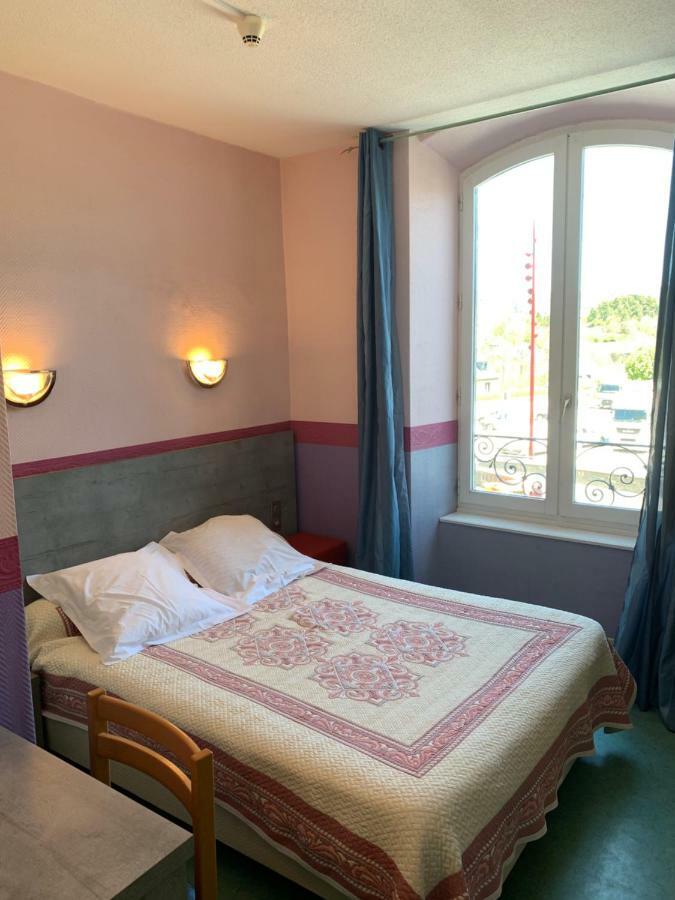 Hotel Des Voyageurs Chez Betty Neussargues en Pinatelle Exterior foto